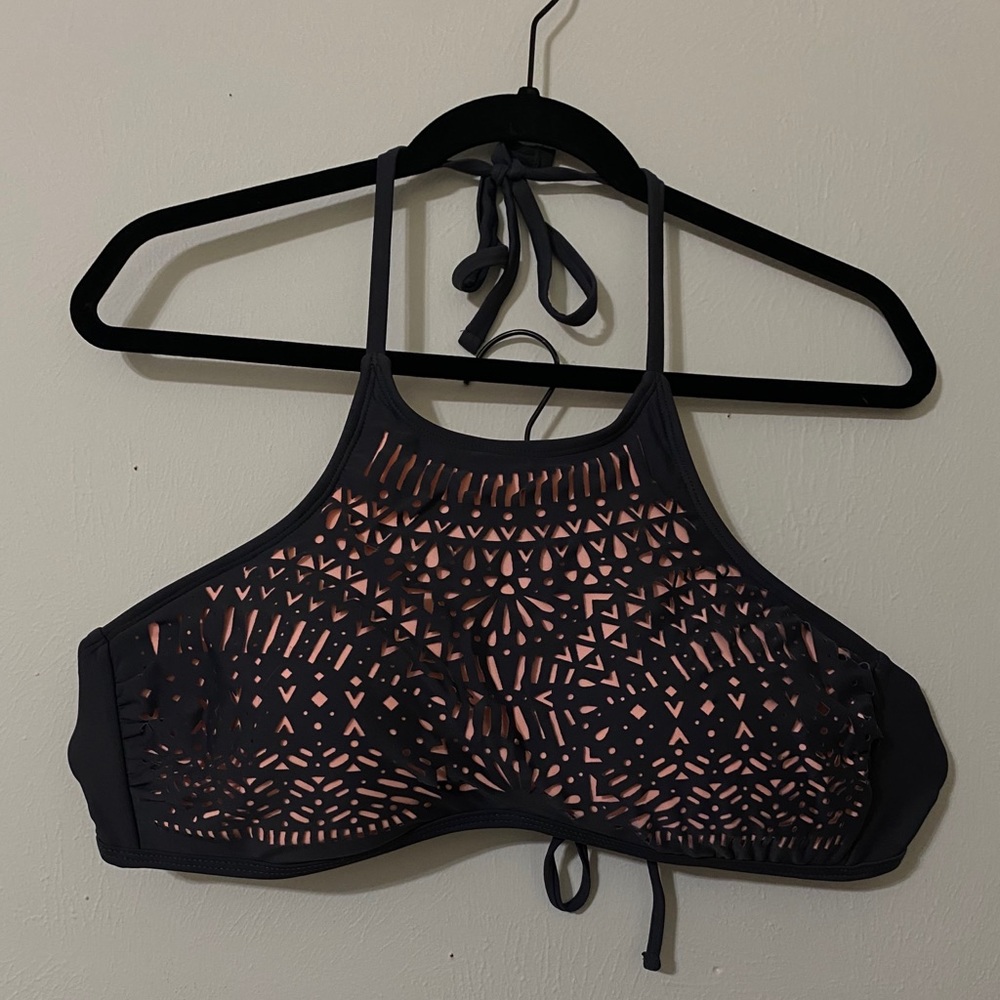 Halter bikini top